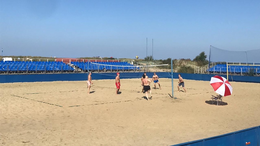 Корпоративные соревнования по пляжному волейболу у энергетиков